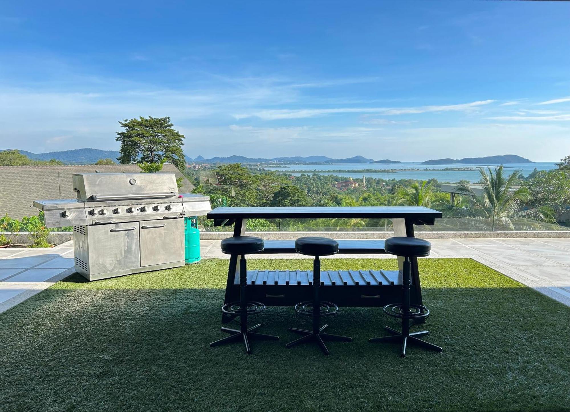Aroha Seaview Villa - Private Pool - Pantai Cenang  Kültér fotó
