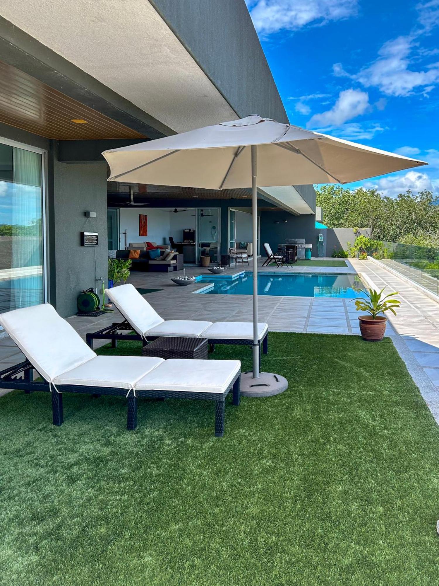 Aroha Seaview Villa - Private Pool - Pantai Cenang  Kültér fotó